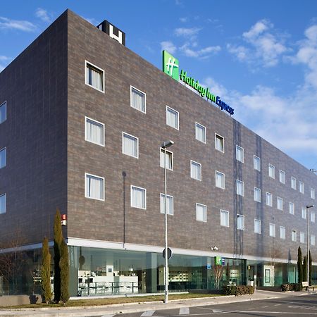 Holiday Inn Express Pamplona By Ihg Mutilva Baja Zewnętrze zdjęcie