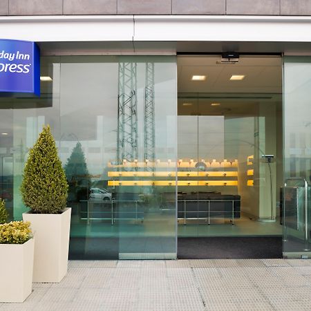 Holiday Inn Express Pamplona By Ihg Mutilva Baja Zewnętrze zdjęcie