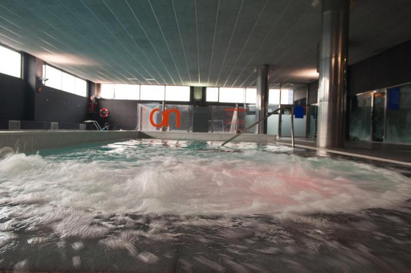 Holiday Inn Express Pamplona By Ihg Mutilva Baja Zewnętrze zdjęcie