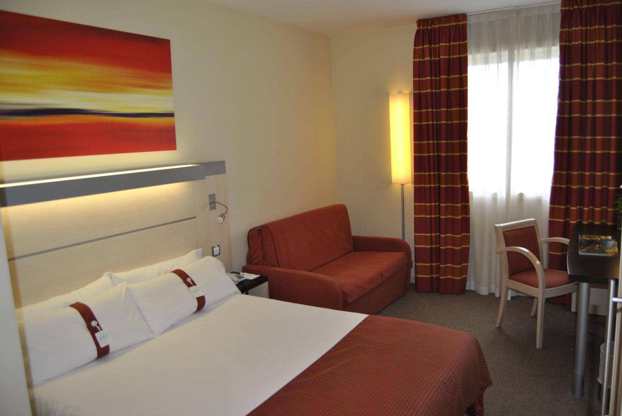 Holiday Inn Express Pamplona By Ihg Mutilva Baja Pokój zdjęcie