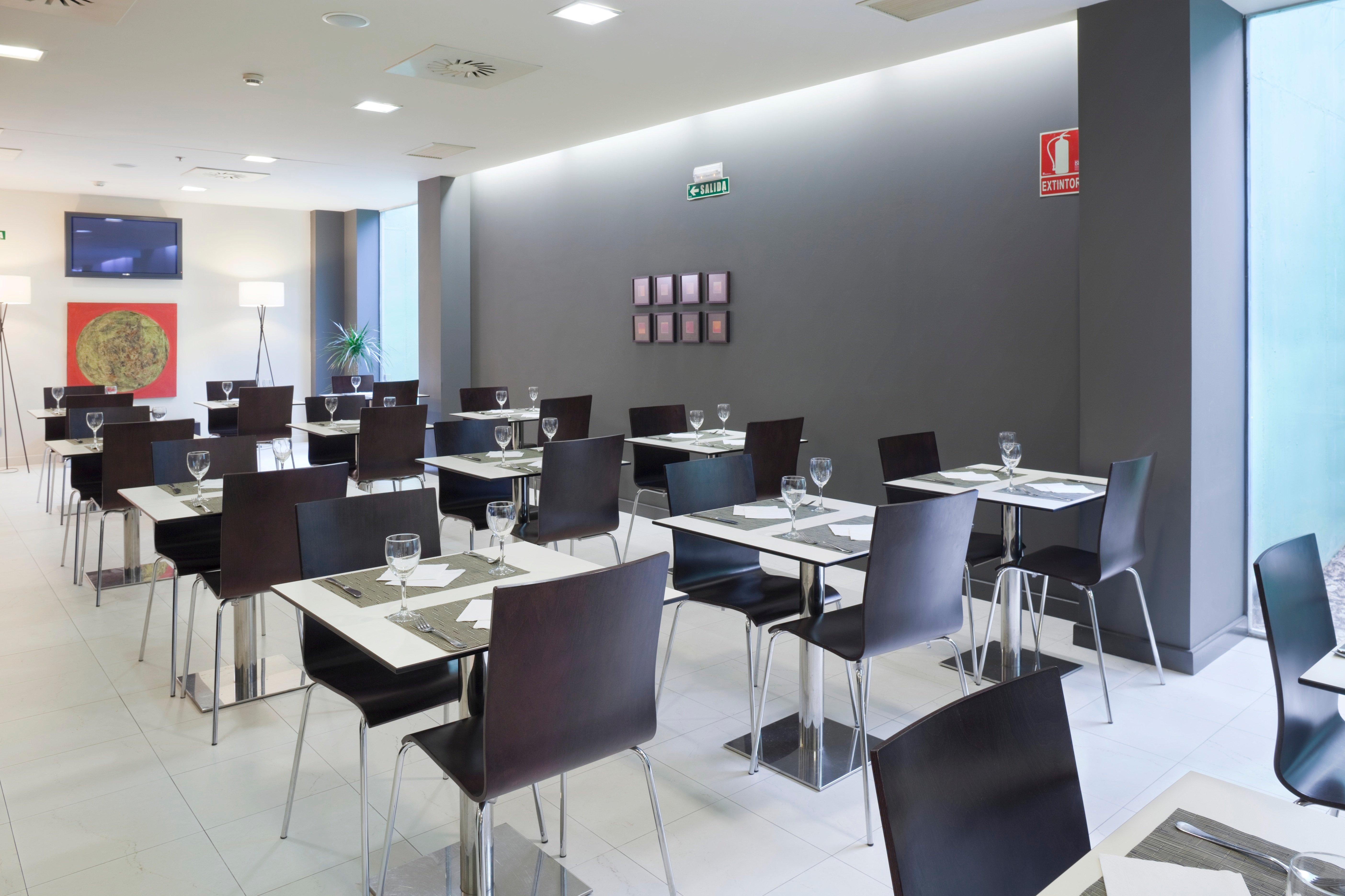 Holiday Inn Express Pamplona By Ihg Mutilva Baja Zewnętrze zdjęcie