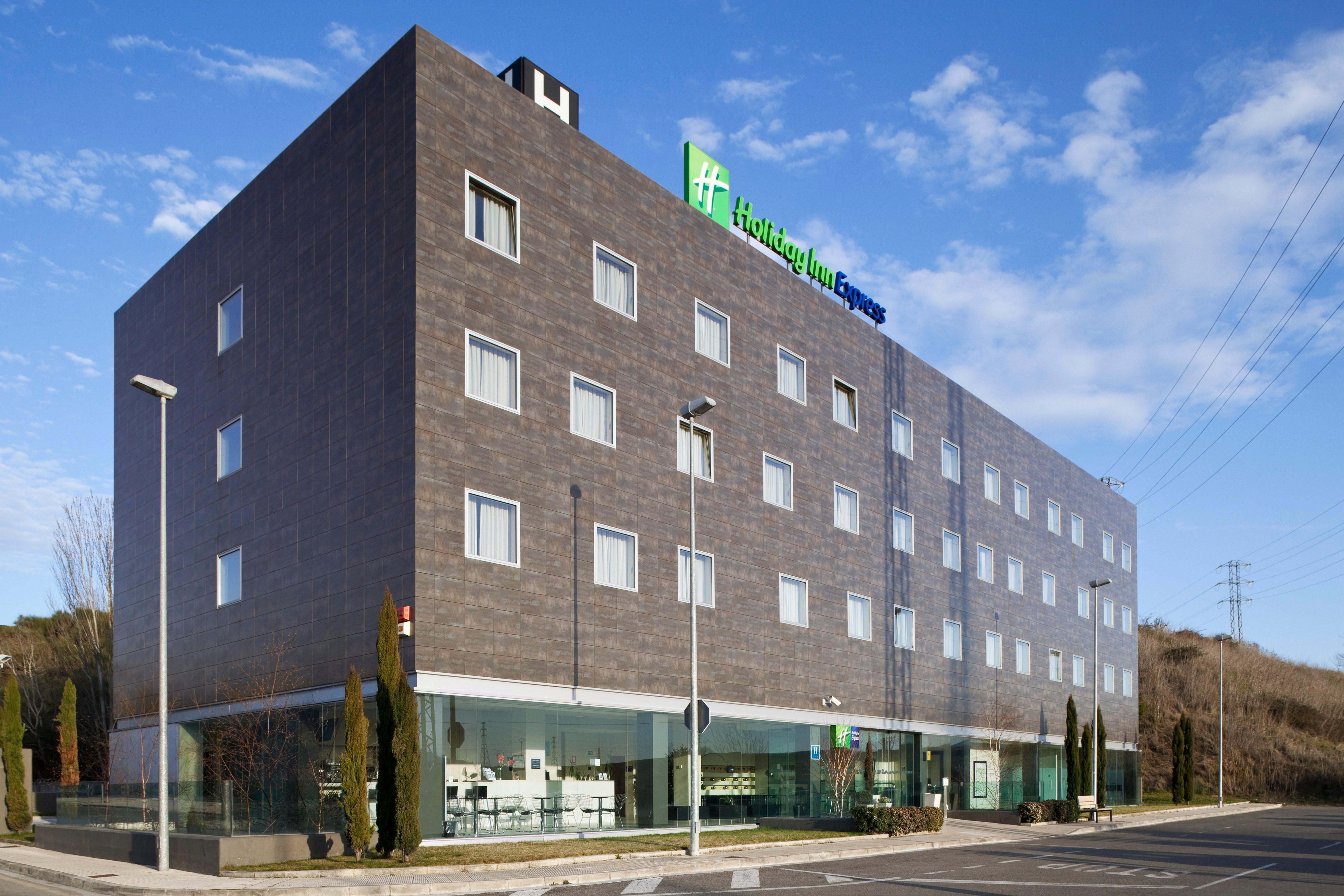 Holiday Inn Express Pamplona By Ihg Mutilva Baja Zewnętrze zdjęcie