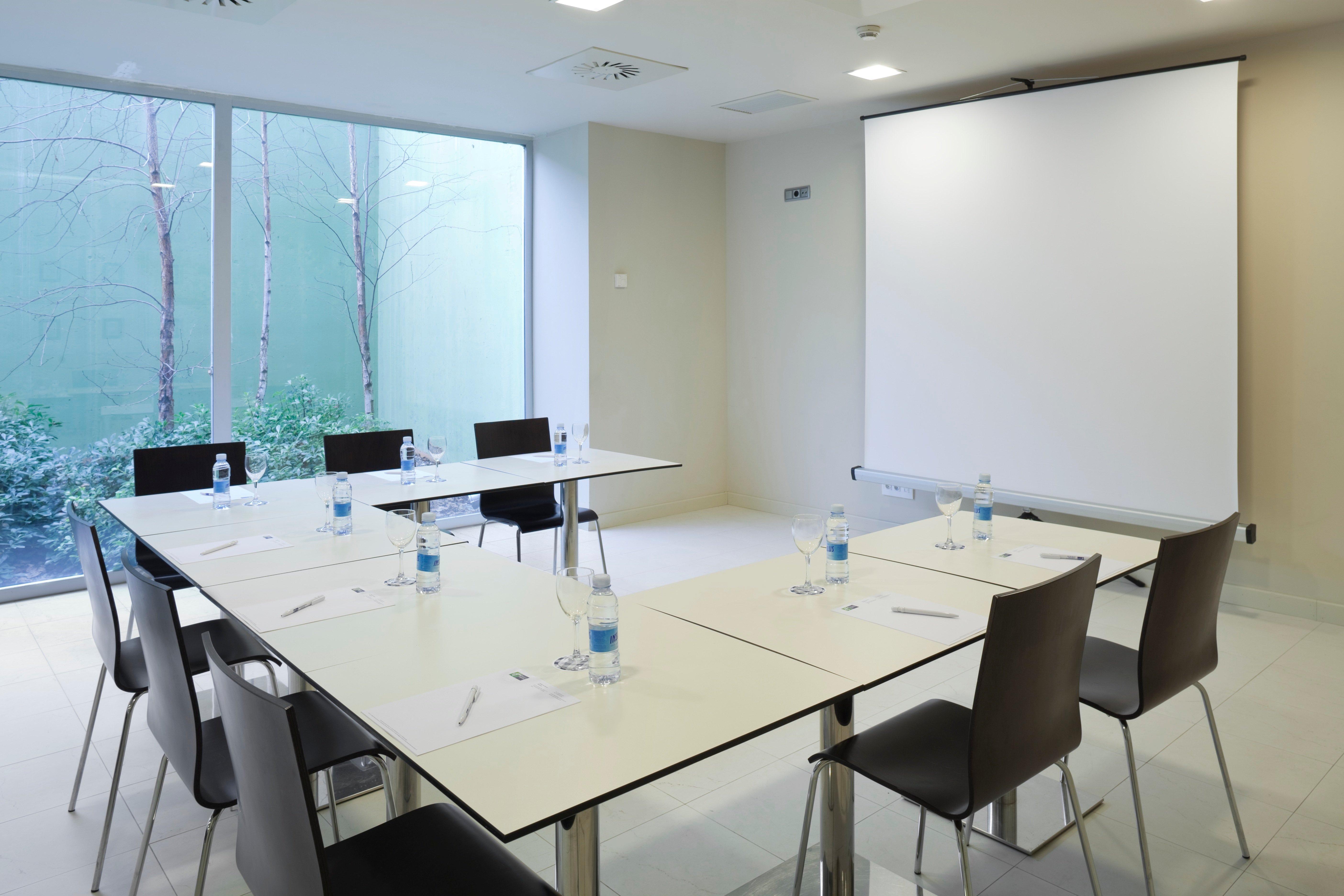 Holiday Inn Express Pamplona By Ihg Mutilva Baja Udogodnienia zdjęcie