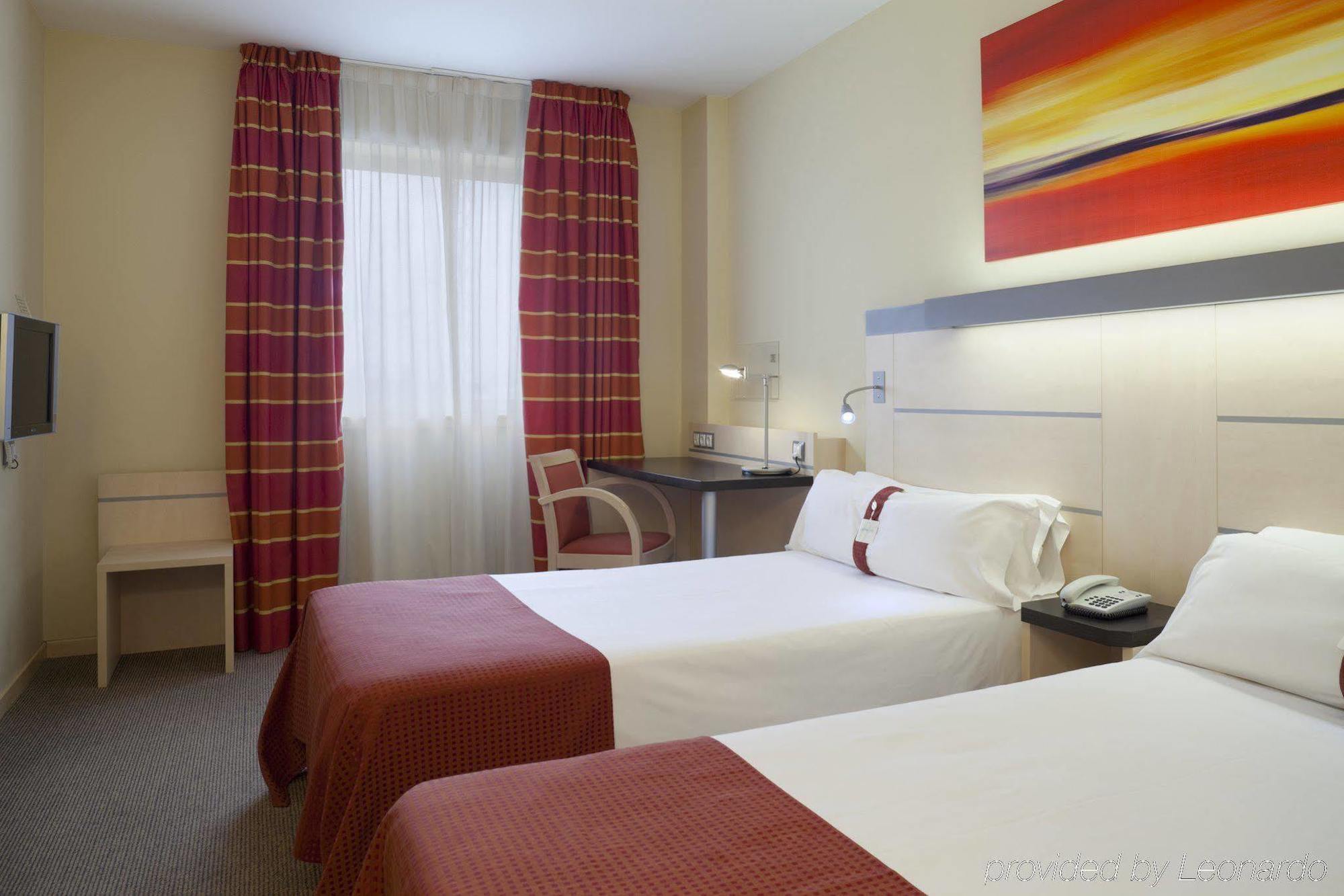 Holiday Inn Express Pamplona By Ihg Mutilva Baja Pokój zdjęcie